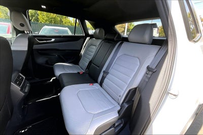 2024 Volkswagen Atlas Cross Sport 2.0T SEL R-Line