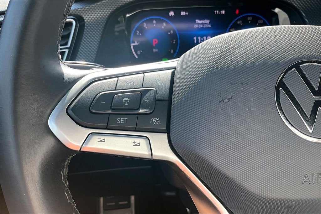 2024 Volkswagen Atlas Cross Sport 2.0T SEL R-Line