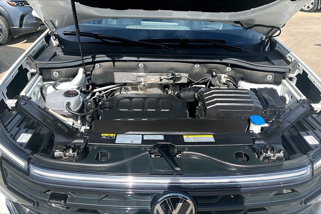 2024 Volkswagen Atlas Cross Sport 2.0T SEL R-Line