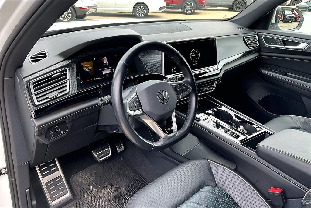 2024 Volkswagen Atlas Cross Sport 2.0T SEL Premium R-Line