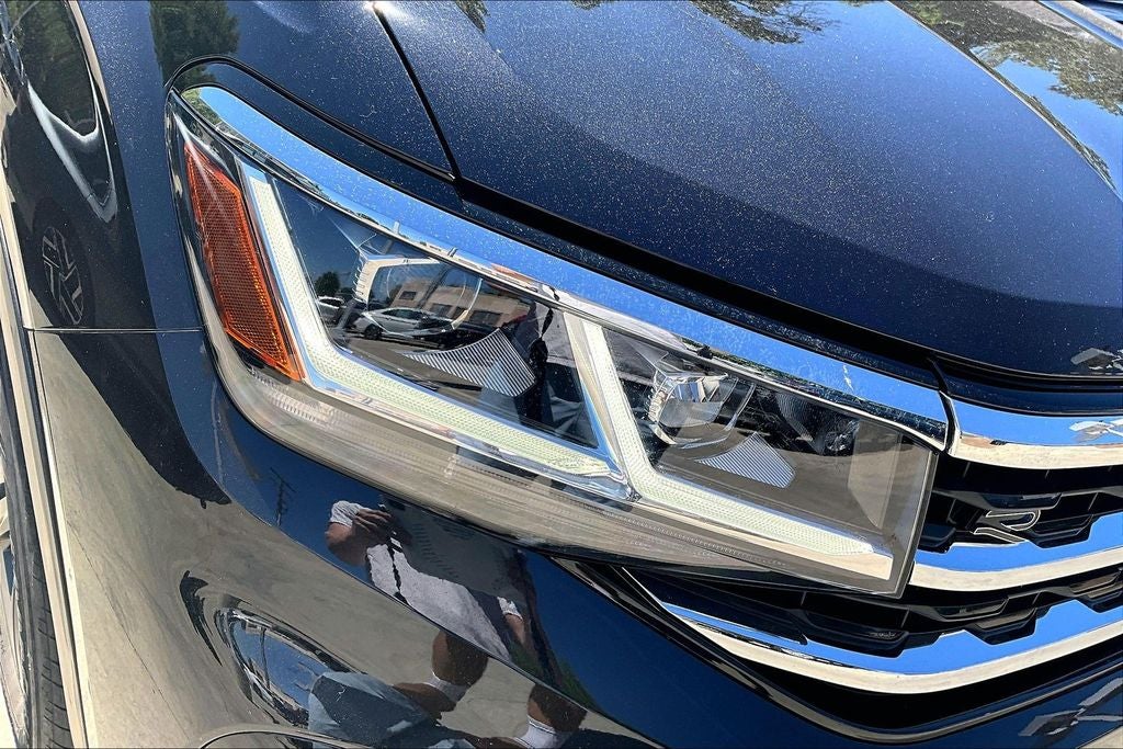 2022 Volkswagen Atlas Cross Sport 2.0T SEL R-Line