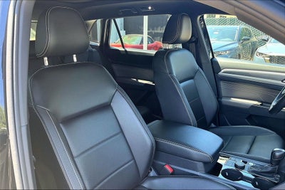 2022 Volkswagen Atlas Cross Sport 2.0T SEL R-Line