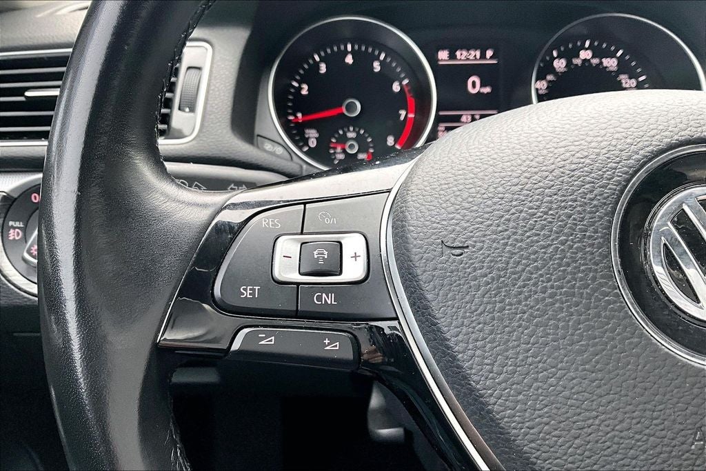 2018 Volkswagen Passat 2.0T SE