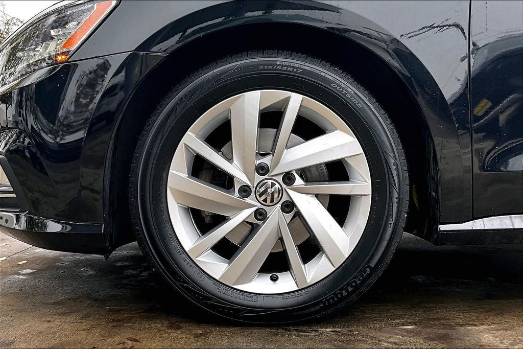 2018 Volkswagen Passat 2.0T SE