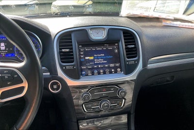 2019 Chrysler 300 Touring
