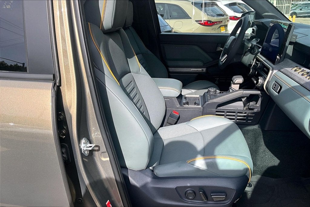 2025 Toyota Tacoma Hybrid Trailhunter