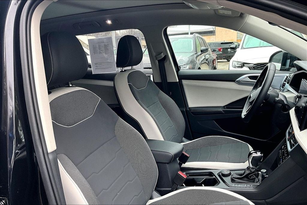 2025 Volkswagen Taos 1.5T SE