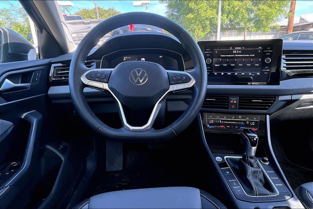 2025 Volkswagen Jetta 1.5T SE