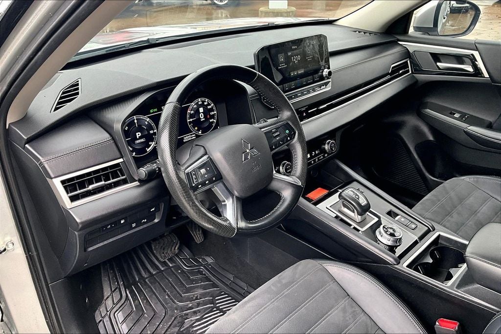 2024 Mitsubishi Outlander PHEV SE