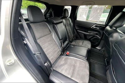 2024 Mitsubishi Outlander PHEV SE