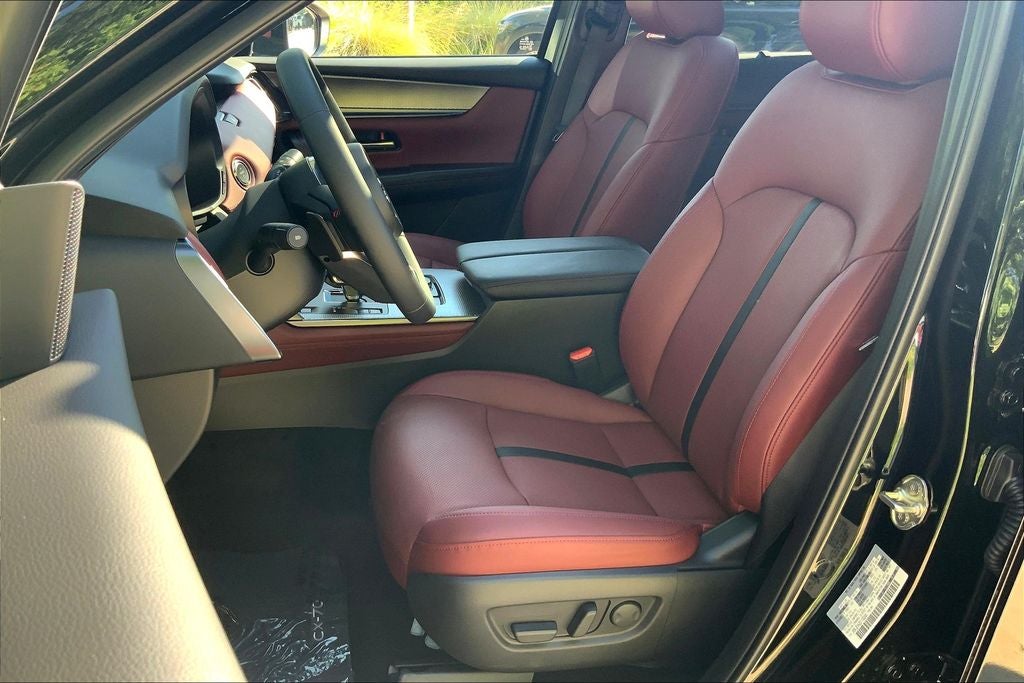 2025 Mazda Mazda CX-70 Plug-In Hybrid Premium Plus AWD