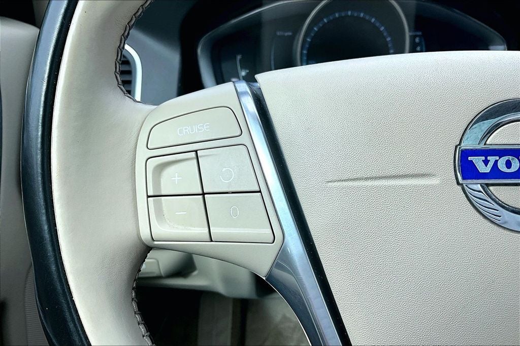 2016 Volvo XC60 T5 Drive-E Premier