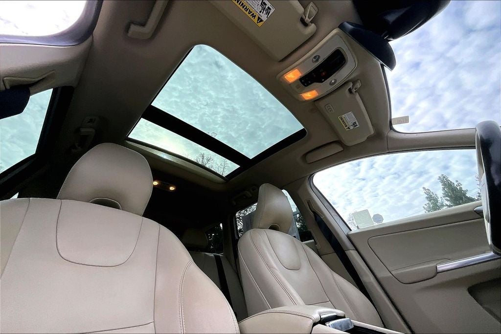 2016 Volvo XC60 T5 Drive-E Premier