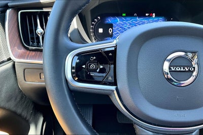 2023 Volvo XC60 Recharge Plug-In Hybrid Ultimate